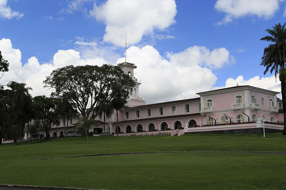 J31 005 Hotel das Cataratas.jpg
