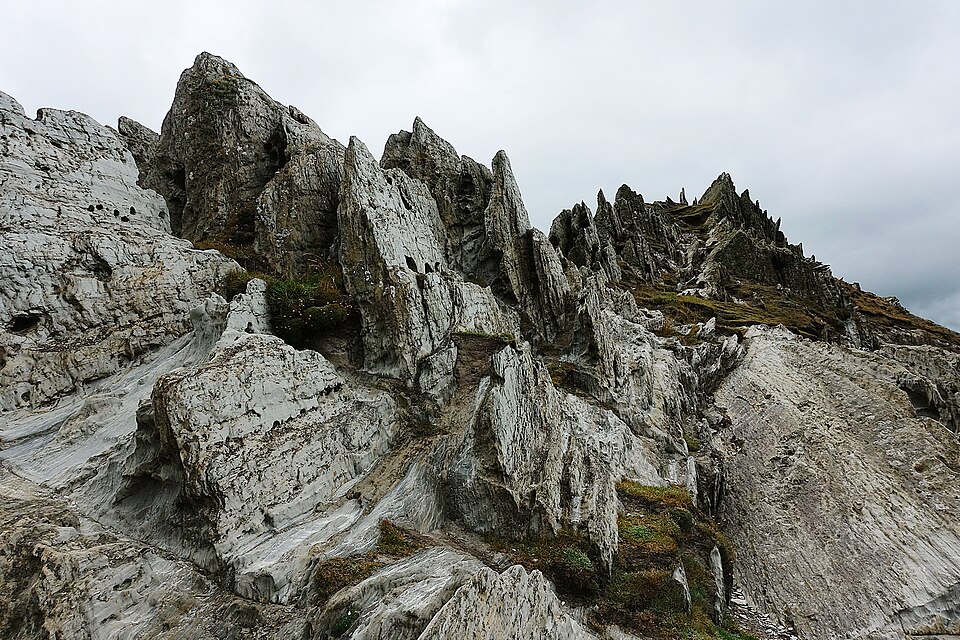 Slate at Morte Point in Devon.jpg
